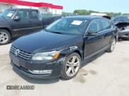 ✅ 2015 Volkswagen Passat SEL Premium • VIN: 1VWCV7A3XFC004092 • Лот: 42411778. Опубликован ранее на IAAI с пробегом 286 891 миль. Бесплатный доступ к архиву аукционных продаж из США и подробный отчёт об истории автомобиля на DreamBid. Изображение 18.