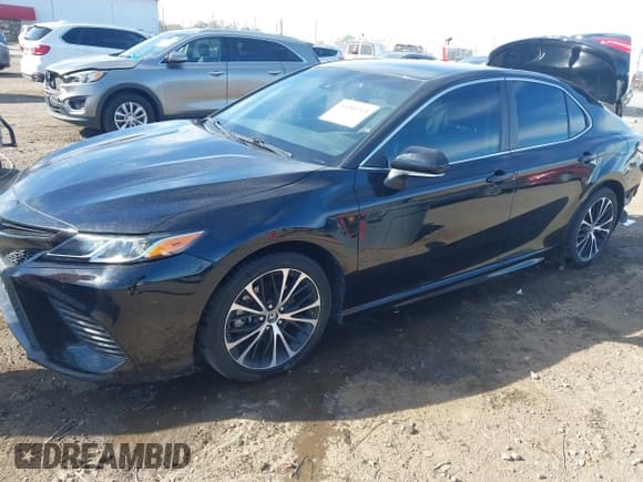 ✅ 2019 Toyota Camry SE • VIN: 4T1B11HK2KU793875 • Лот: 43680269. Опубликован ранее на IAAI с пробегом 101 093 миль. Бесплатный доступ к архиву аукционных продаж из США и подробный отчёт об истории автомобиля на DreamBid. Изображение 18.