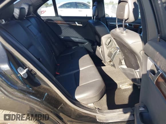 ✅ 2013 Mercedes-Benz C 300 Sport • VIN: WDDGF8AB1DR251323 • Лот: 43537577. Опубликован ранее на IAAI с пробегом Не указан. Бесплатный доступ к архиву аукционных продаж из США и подробный отчёт об истории автомобиля на DreamBid. Изображение 8.