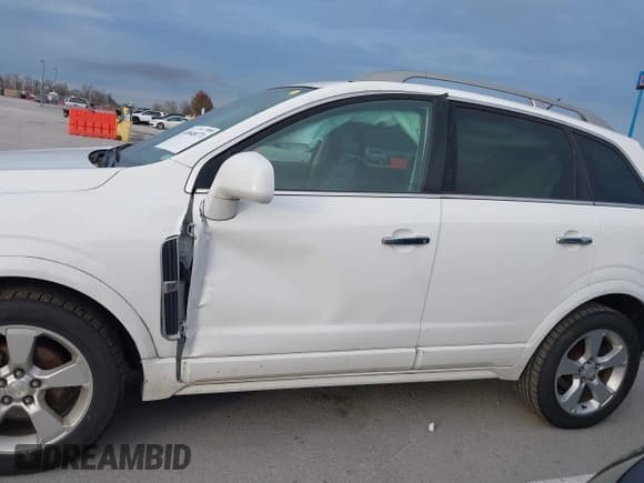 ✅ 2014 Chevrolet Captiva Sport LTZ • VIN: 3GNAL4EK6ES631467 • Lot: 40948171. Wystawiony na IAAI z przebiegiem 146 395 mil. Bezpłatny archiwum sprzedaży aukcyjnych z USA i szczegółowy raport historii pojazdu na DreamBid. Zdjęcie 15.
