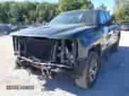 2017 Chevrolet Silverado 1500 LT z VIN 1GCVKREC8HZ178267, wystawiony jako IAAI lot #43403931 z przebiegiem 139 177 mil mil oraz . Historia ofert i sprzedaży dostępna na DreamBid. Obrazek 6.