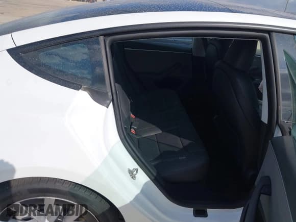 ✅ 2024 Tesla Model 3 • VIN: 5YJ3E1EAXRF750199 • Лот: 43747301. Опубликован ранее на IAAI с пробегом 4 042 миль. Бесплатный доступ к архиву аукционных продаж из США и подробный отчёт об истории автомобиля на DreamBid. Изображение 8.