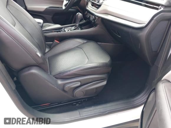 ✅ 2023 Jeep Compass (RED) Edition • VIN: 3C4NJDCN3PT565647 • Lot: 42461874. Wystawiony na IAAI z przebiegiem 42 830 mil. Bezpłatny archiwum sprzedaży aukcyjnych z USA i szczegółowy raport historii pojazdu na DreamBid. Zdjęcie 5.