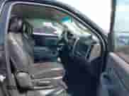 2013 Ram 1500 Express z VIN 3C6JR6AT8DG505511, wystawiony jako IAAI lot #43104315 z przebiegiem 306 996 mil mil oraz . Historia ofert i sprzedaży dostępna na DreamBid. Obrazek 5.