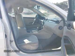 2008 Chevrolet Impala LT with VIN 2G1WT58KX89239781, listed as a IAAI auction lot 43410238 with 180,383 mi miles and . Bid and sale history available at DreamBid. Image 5.