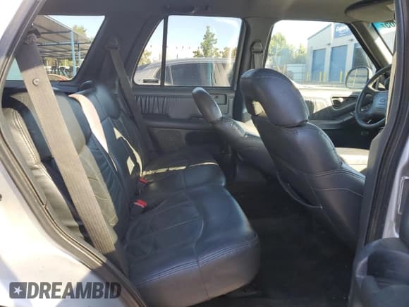 ✅ 1996 Chevrolet Blazer • VIN: 1GNDT13W6T2131335 • Lot: 80264865. Wystawiony na Copart z przebiegiem 245 668 mil. Bezpłatny archiwum sprzedaży aukcyjnych z USA i szczegółowy raport historii pojazdu na DreamBid. Zdjęcie 11.