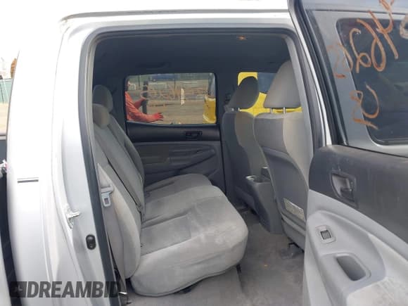 ✅ 2010 Toyota Tacoma PreRunner • VIN: 5TEJU4GN7AZ716977 • Lot: 43546265. Listed on IAAI with 156,849 mi. Free auction sales archive from the USA and detailed vehicle history report at DreamBid. Image 8.