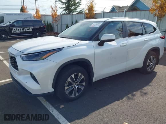 ✅ 2023 Toyota Highlander L • VIN: 5TDKDRBH8PS514903 • Lot: 43423124. Listed on IAAI with 22,693 mi. Free auction sales archive from the USA and detailed vehicle history report at DreamBid. Image 16.