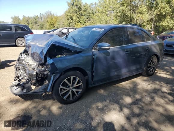 ✅ 2015 Volkswagen Jetta SE • VIN: 3VWD07AJ4FM245159 • Lot: 71304035. Wystawiony na Copart z przebiegiem 165 313 mil. Bezpłatny archiwum sprzedaży aukcyjnych z USA i szczegółowy raport historii pojazdu na DreamBid. Zdjęcie 1.