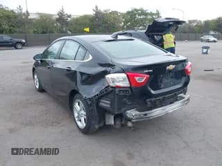 ✅ 2018 Chevrolet Cruze LT • VIN: 1G1BE5SM1J7145833 • Лот: 43438280. Опубликован ранее на IAAI с пробегом 138 830 миль. Бесплатный доступ к архиву аукционных продаж из США и подробный отчёт об истории автомобиля на DreamBid. Изображение 3.