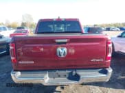 ✅ 2019 Ram 1500 Laramie • VIN: 1C6RRFJG9KN767676 • Lot: 43558032. Wystawiony na IAAI z przebiegiem 117 128 mil. Bezpłatny archiwum sprzedaży aukcyjnych z USA i szczegółowy raport historii pojazdu na DreamBid. Zdjęcie 16.