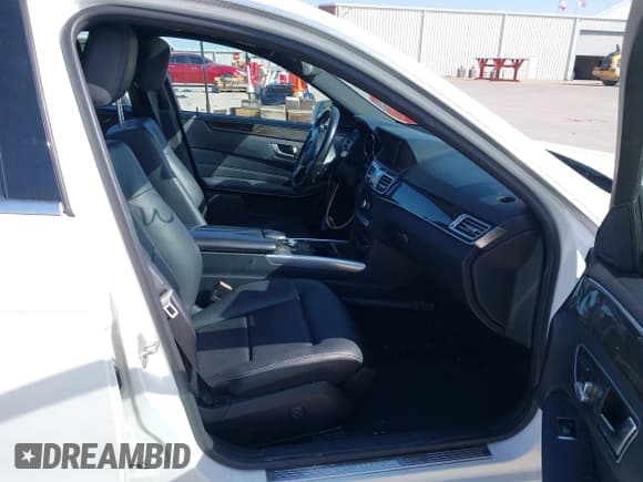 ✅ 2014 Mercedes-Benz E 350 Sport • VIN: WDDHF5KB7EB028246 • Lot: 42669169. Wystawiony na IAAI z przebiegiem 107 921 mil. Bezpłatny archiwum sprzedaży aukcyjnych z USA i szczegółowy raport historii pojazdu na DreamBid. Zdjęcie 5.