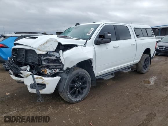 ✅ 2024 Ram 2500 Laramie • VIN: 3C6UR5FJ6RG144334 • Лот: 50008825. Опубликован ранее на Copart с пробегом 18 463 миль. Бесплатный доступ к архиву аукционных продаж из США и подробный отчёт об истории автомобиля на DreamBid. Изображение 1.