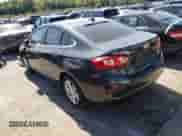 ✅ 2018 Chevrolet Cruze LT • VIN: 1G1BE5SM9J7178014 • Lot: 61010912. Wystawiony na Copart z przebiegiem 82 527 mil mil. Skorzystaj z bezpłatnego archiwum sprzedaży aukcyjnych z USA i zobacz szczegółowy raport historii pojazdu na DreamBid. Zdjęcie 3.