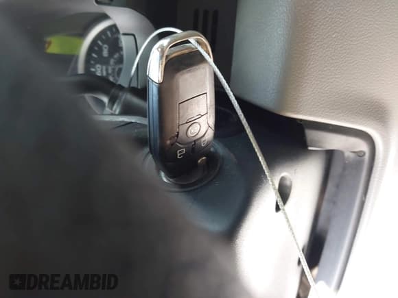 ✅ 2015 Ford F-150 XLT • VIN: 1FTEW1EF7FKD32697 • Лот: 43790689. Опубликован ранее на IAAI с пробегом 190 473 миль. Бесплатный доступ к архиву аукционных продаж из США и подробный отчёт об истории автомобиля на DreamBid. Изображение 11.