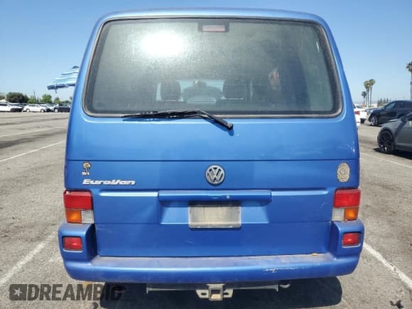 ✅ 2003 Volkswagen EuroVan GLS • VIN: WV2KB470X3H028721 • Lot: 57531425. Listed on Copart with 233,629 mi. Free auction sales archive from the USA and detailed vehicle history report at DreamBid. Image 6.