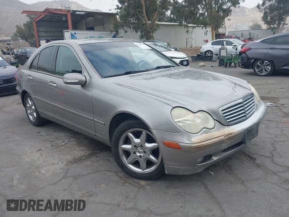 ✅ 2004 Mercedes-Benz C 240 • VIN: WDBRF61J14A563427 • Lot: 42998435. Wystawiony na IAAI z przebiegiem 148 406 mil. Bezpłatny archiwum sprzedaży aukcyjnych z USA i szczegółowy raport historii pojazdu na DreamBid. Zdjęcie 1.