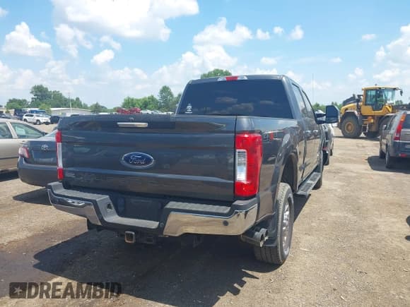 ✅ 2018 Ford F-250 XL • VIN: 1FT7W2BT0JEC17780 • Лот: 42715511. Опубликован ранее на IAAI с пробегом 84 377 миль. Бесплатный доступ к архиву аукционных продаж из США и подробный отчёт об истории автомобиля на DreamBid. Изображение 16.