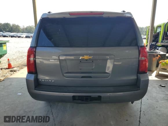 ✅ 2019 Chevrolet Tahoe LS • VIN: 1GNSCAKC3KR255213 • Lot: 81584105. Wystawiony na Copart z przebiegiem 116 639 mil. Bezpłatny archiwum sprzedaży aukcyjnych z USA i szczegółowy raport historii pojazdu na DreamBid. Zdjęcie 6.