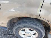 ✅ 2005 Ford Explorer XLT • VIN: 1FMZU73E85ZA17672 • Lot: 42280036. Wystawiony na IAAI z przebiegiem 211 536 mil. Bezpłatny archiwum sprzedaży aukcyjnych z USA i szczegółowy raport historii pojazdu na DreamBid. Zdjęcie 14.