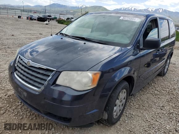 ✅ 2008 Chrysler Town & Country LX • VIN: 2A8HR44H88R670504 • Lot: 85944735. Wystawiony na Copart z przebiegiem 256 075 mil. Bezpłatny archiwum sprzedaży aukcyjnych z USA i szczegółowy raport historii pojazdu na DreamBid. Zdjęcie 1.