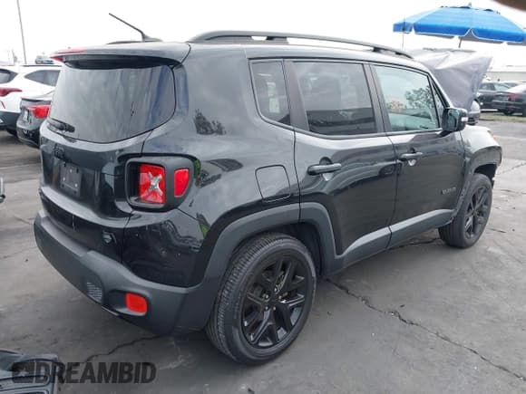 ✅ 2016 Jeep Renegade Latitude • VIN: ZACCJBBTXGPC88790 • Lot: 43686730. Listed on IAAI with 109,383 mi. Free auction sales archive from the USA and detailed vehicle history report at DreamBid. Image 4.