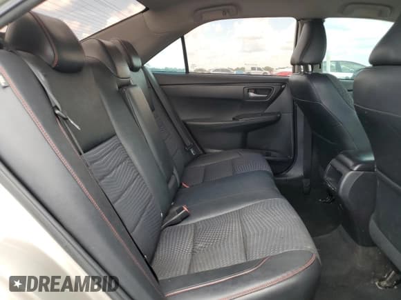 ✅ 2015 Toyota Camry XSE • VIN: 4T1BF1FK1FU950399 • Lot: 70566135. Wystawiony na Copart z przebiegiem 136 963 mil. Bezpłatny archiwum sprzedaży aukcyjnych z USA i szczegółowy raport historii pojazdu na DreamBid. Zdjęcie 10.