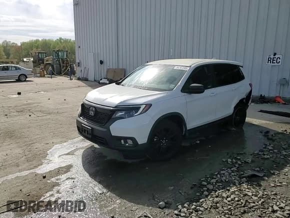 ✅ 2020 Honda Passport Sport • VIN: 5FNYF8H24LB016150 • Lot: 54767285. Listed on Copart with 51,811 mi. Free auction sales archive from the USA and detailed vehicle history report at DreamBid. Image 14.