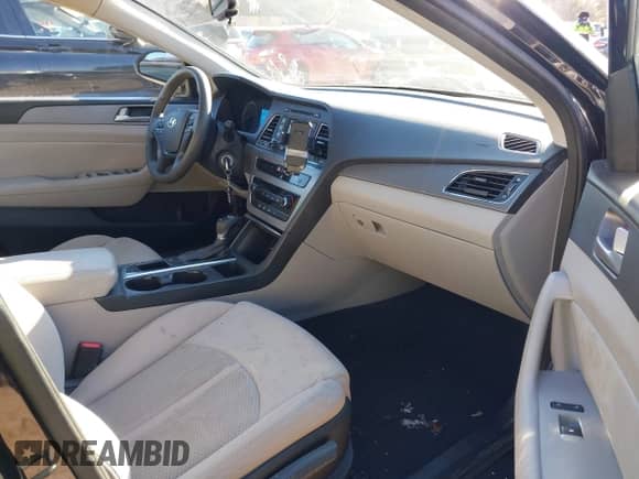 ✅ 2015 Hyundai Sonata SE • VIN: 5NPE24AF1FH155761 • Lot: 41350923. Wystawiony na IAAI z przebiegiem 144 065 mil mil. Skorzystaj z bezpłatnego archiwum sprzedaży aukcyjnych z USA i zobacz szczegółowy raport historii pojazdu na DreamBid. Zdjęcie 5.