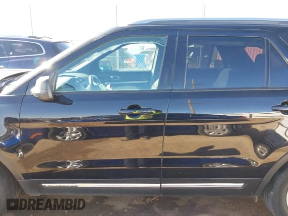 ✅ 2018 Ford Explorer XLT • VIN: 1FM5K7D85JGA67237 • Lot: 41408927. Wystawiony na IAAI z przebiegiem 104 071 mil. Bezpłatny archiwum sprzedaży aukcyjnych z USA i szczegółowy raport historii pojazdu na DreamBid. Zdjęcie 14.