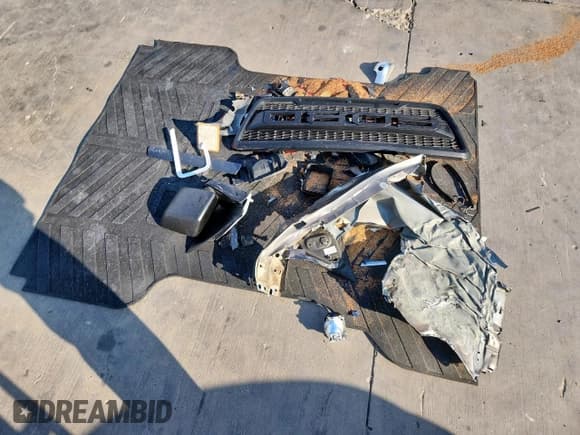 ✅ 2008 Ford F-150 XL • VIN: 1FTRF12238KB31451 • Lot: 84704125. Wystawiony na Copart z przebiegiem 147 894 mil. Bezpłatny archiwum sprzedaży aukcyjnych z USA i szczegółowy raport historii pojazdu na DreamBid. Zdjęcie 12.