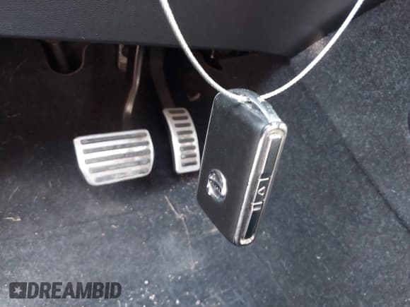 ✅ 2021 Volvo XC40 R-Design • VIN: YV4162UM1M2459959 • Lot: 43184721. Listed on IAAI with 50,401 mi. Free auction sales archive from the USA and detailed vehicle history report at DreamBid. Image 11.