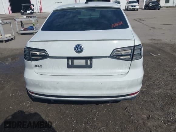 ✅ 2017 Volkswagen Jetta GLI • VIN: 3VW5T7AJ2HM321170 • Lot: 43364539. Listed on IAAI with 185,341 mi. Free auction sales archive from the USA and detailed vehicle history report at DreamBid. Image 16.