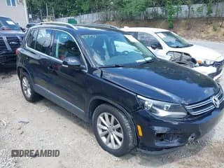 ✅ 2017 Volkswagen Tiguan Wolfsburg Edition • VIN: WVGSV7AX3HK004814 • Lot: 42702326. Wystawiony na IAAI z przebiegiem 58 364 mil. Bezpłatny archiwum sprzedaży aukcyjnych z USA i szczegółowy raport historii pojazdu na DreamBid. Zdjęcie 1.