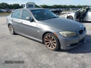 ✅ 2011 BMW 3 Series 328i • VIN: WBAPH7C56BE675958 • Lot: 43667715. Wystawiony na IAAI z przebiegiem 89 157 mil. Bezpłatny archiwum sprzedaży aukcyjnych z USA i szczegółowy raport historii pojazdu na DreamBid. Zdjęcie 1.