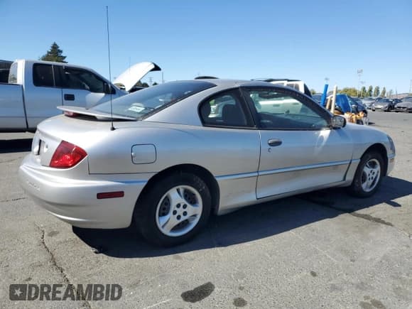 ✅ 2005 Pontiac Sunfire • VIN: 3G2JB12FX5S105879 • Lot: 68790295. Listed on Copart with 99,110 mi. Free auction sales archive from the USA and detailed vehicle history report at DreamBid. Image 3.