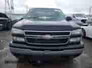 2006 Chevrolet Silverado 1500 LS z VIN 1GCEK19V76Z205081, wystawiony jako Copart lot #81746094 z przebiegiem 112 969 mil mil oraz Czysty tytuł • Clean title. Historia ofert i sprzedaży dostępna na DreamBid. Obrazek 5.
