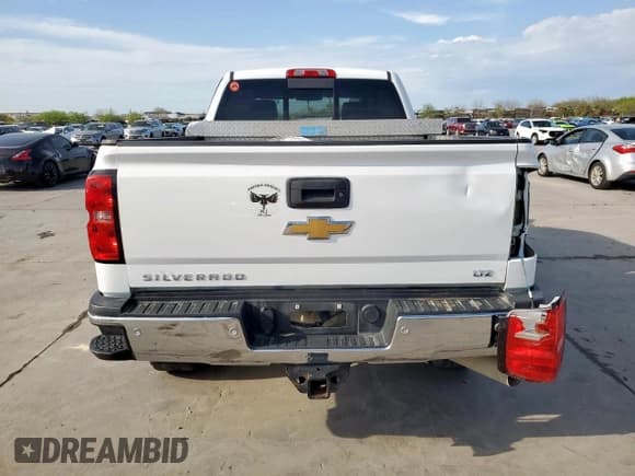 ✅ 2015 Chevrolet Silverado 2500HD LTZ • VIN: 1GC1KWE86FF636508 • Lot: 48467105. Wystawiony na Copart z przebiegiem Nie podano. Bezpłatny archiwum sprzedaży aukcyjnych z USA i szczegółowy raport historii pojazdu na DreamBid. Zdjęcie 6.