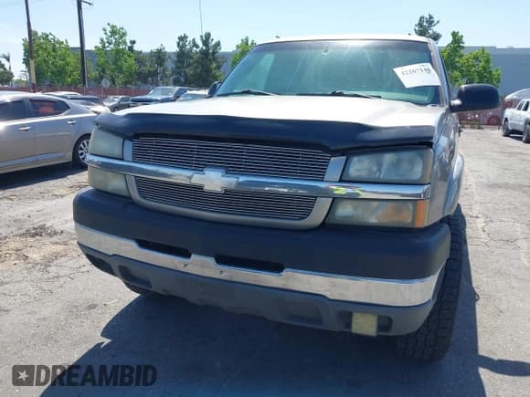 ✅ 2003 Chevrolet Silverado 2500HD LS • VIN: 1GCHC29U33E305284 • Lot: 42267140. Listed on IAAI with 176,494 mi. Free auction sales archive from the USA and detailed vehicle history report at DreamBid. Image 6.