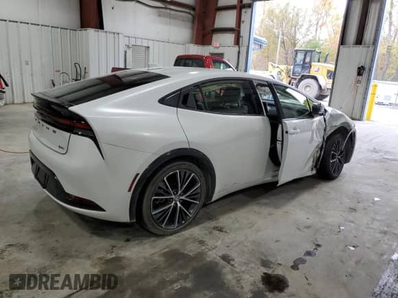 2024 Toyota Prius Limited with VIN JTDADABU8R3019468, listed as a Copart auction lot 82739715 with 8,608 mi miles and Salvage title. Bid and sale history available at DreamBid. Image 3.