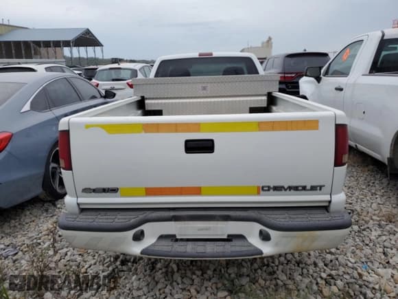 ✅ 2000 Chevrolet S-10 LS • VIN: 1GCCS14W6YK218696 • Лот: 67710344. Опубликован ранее на Copart с пробегом 106 603 миль. Бесплатный доступ к архиву аукционных продаж из США и подробный отчёт об истории автомобиля на DreamBid. Изображение 6.