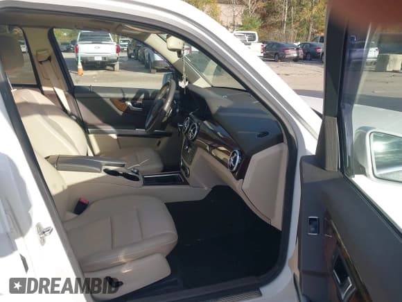 ✅ 2015 Mercedes-Benz GLK 350 • VIN: WDCGG8JB4FG426325 • Лот: 43326738. Опубликован ранее на IAAI с пробегом 132 851 миль. Бесплатный доступ к архиву аукционных продаж из США и подробный отчёт об истории автомобиля на DreamBid. Изображение 5.