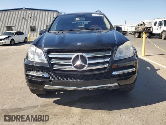 ✅ 2012 Mercedes-Benz GL 550 • VIN: 4JGBF8GE3CA780125 • Lot: 68686805. Listed on Copart with 52,897 mi. Free auction sales archive from the USA and detailed vehicle history report at DreamBid. Image 5.