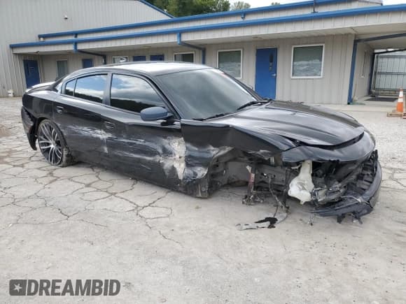 ✅ 2018 Dodge Charger R/T • VIN: 2C3CDXCT5JH176303 • Lot: 70745605. Wystawiony na Copart z przebiegiem 113 235 mil. Bezpłatny archiwum sprzedaży aukcyjnych z USA i szczegółowy raport historii pojazdu na DreamBid. Zdjęcie 4.