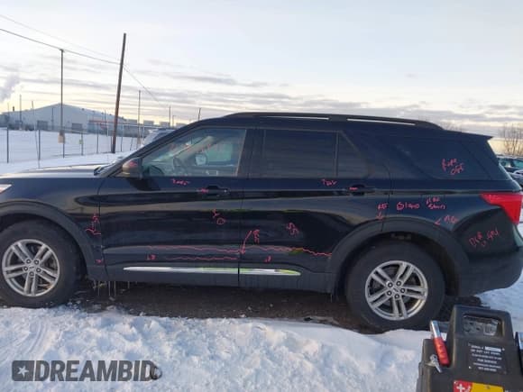 ✅ 2023 Ford Explorer XLT • VIN: 1FMSK8DH5PGB40334 • Lot: 43846845. Wystawiony na IAAI z przebiegiem 64 065 mil. Bezpłatny archiwum sprzedaży aukcyjnych z USA i szczegółowy raport historii pojazdu na DreamBid. Zdjęcie 14.