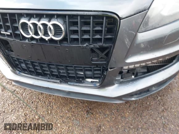 ✅ 2014 Audi Q7 Prestige • VIN: WA1WMAFE0ED018516 • Lot: 41749208. Listed on IAAI with 129,498 mi. Free auction sales archive from the USA and detailed vehicle history report at DreamBid. Image 6.