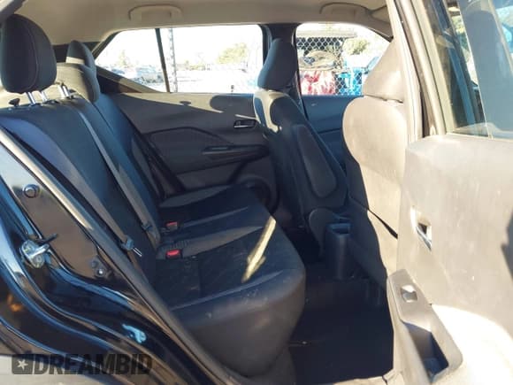 ✅ 2019 Nissan Kicks S • VIN: 3N1CP5CU3KL547986 • Lot: 43594211. Listed on IAAI with 42,383 mi. Free auction sales archive from the USA and detailed vehicle history report at DreamBid. Image 8.