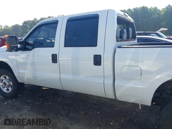 ✅ 2013 Ford F-250 XL • VIN: 1FT7W2B63DEA53794 • Lot: 42545429. Wystawiony na IAAI z przebiegiem 221 399 mil. Bezpłatny archiwum sprzedaży aukcyjnych z USA i szczegółowy raport historii pojazdu na DreamBid. Zdjęcie 14.