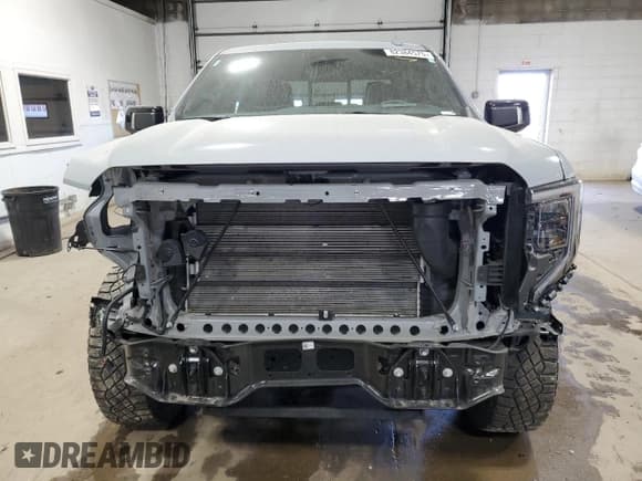 ✅ 2025 GMC Sierra 1500 AT4X • VIN: 3GTUUFEL6SG142489 • Лот: 82384575. Опубликован ранее на Copart с пробегом 21 698 миль. Бесплатный доступ к архиву аукционных продаж из США и подробный отчёт об истории автомобиля на DreamBid. Изображение 5.