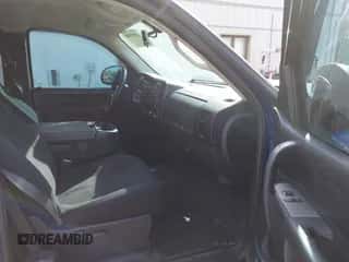 2013 Chevrolet Silverado 1500 LT z VIN 1GCRKSE78DZ380399, wystawiony jako IAAI lot #43362671 z przebiegiem 167 526 mil mil oraz . Historia ofert i sprzedaży dostępna na DreamBid. Obrazek 5.